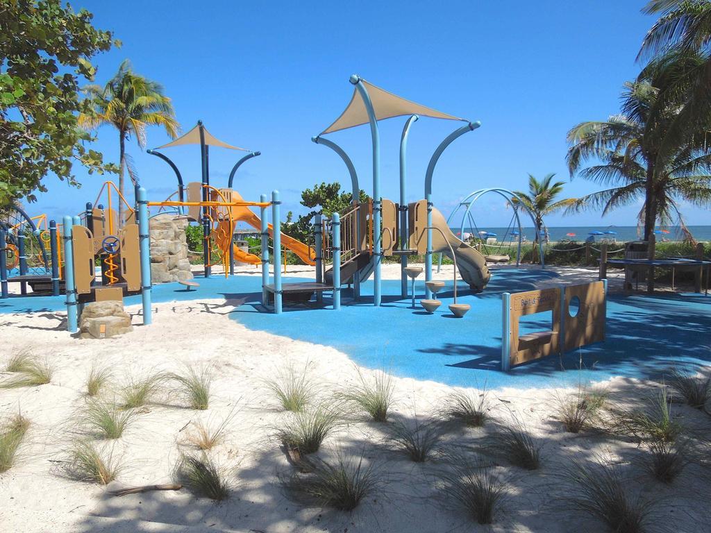 Pineapple Place Appartement Pompano Beach Buitenkant foto